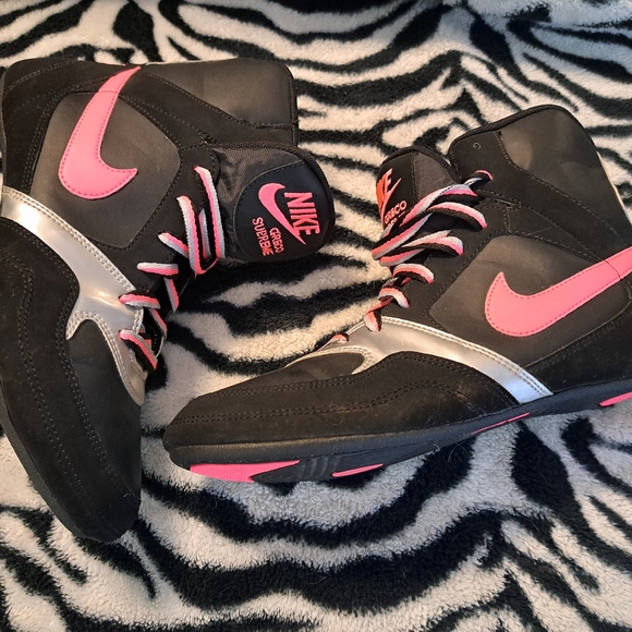 COPY - Beautiful EUC, Rare Nike Greco Supreme 2012. Womens Size 9 Shoes. - Picture 2 of 10